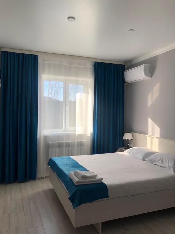 Hanym Hotel Atyraū Exteriör bild